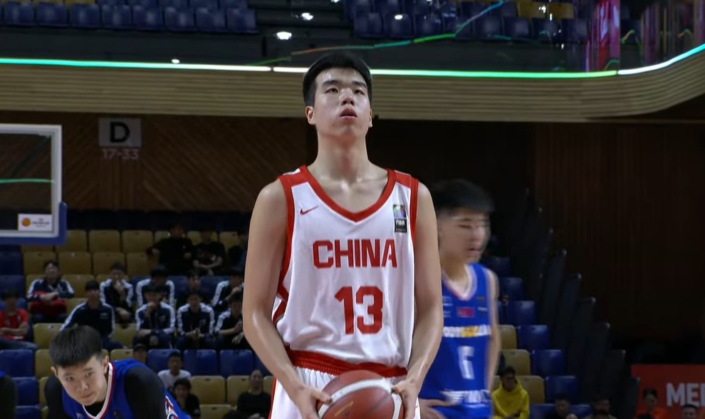 张懿赵杰高效斩获24分6板6助，三分四投两中领跑全场